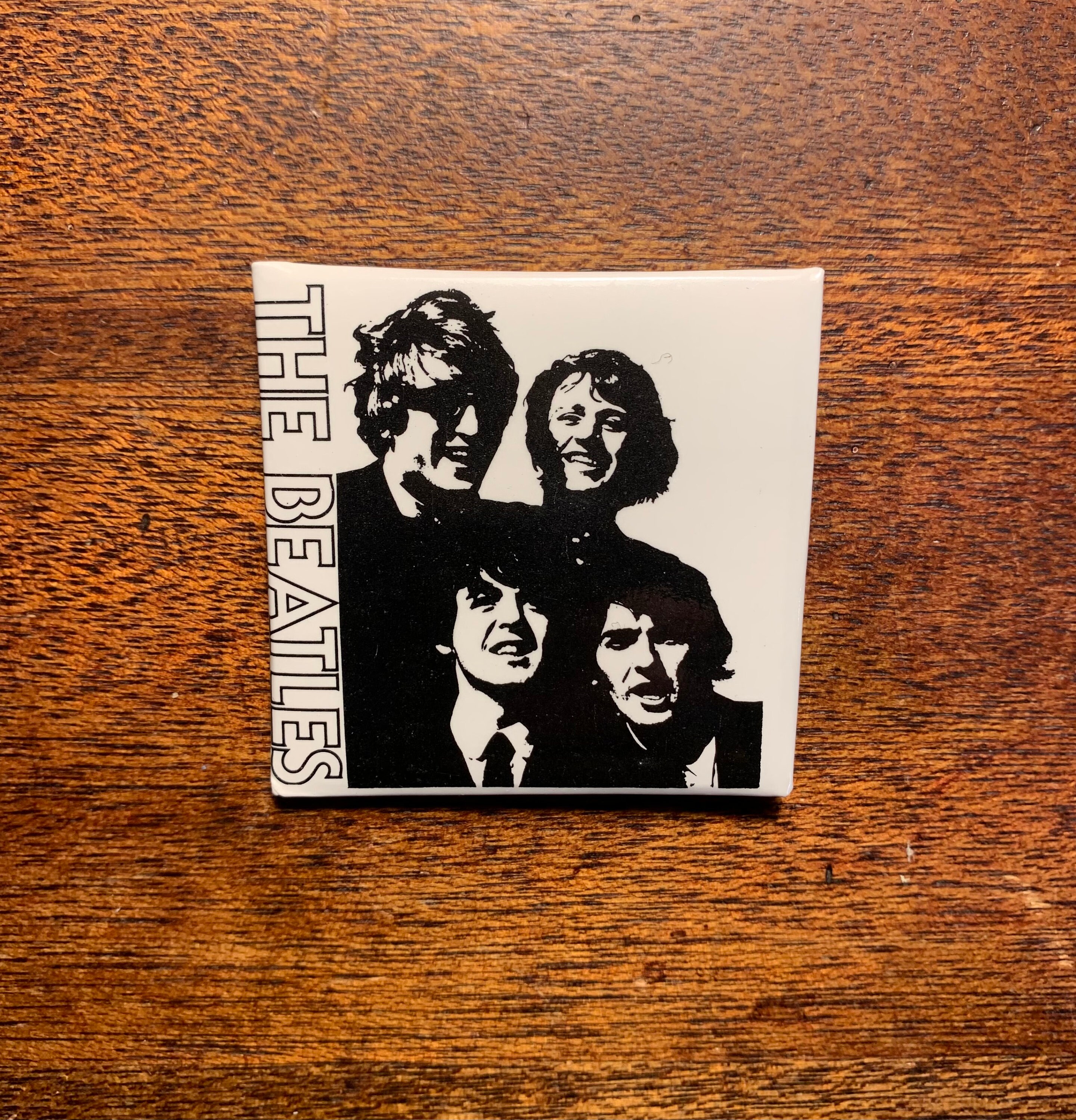THE BEATLES/ホワイトアルバムのピンバッジ 未使用品 THE BEATLES/ホワイトアルバムのピンバッジ 未使用品 - メルカリ