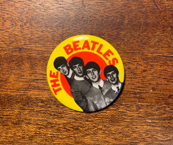 Vintage 1960s The Beatles Yellow and Red Pinback … - image 3