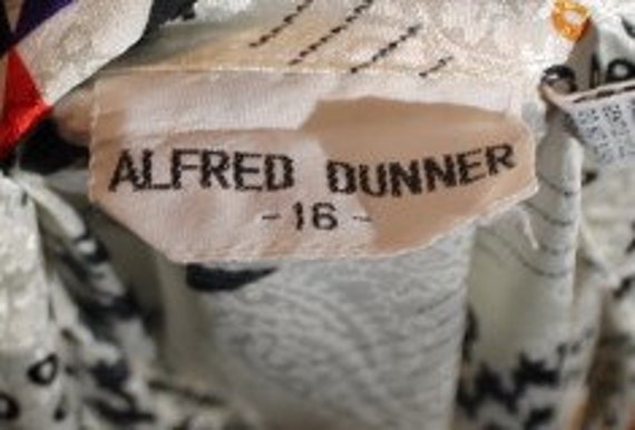 Vintage 1980's Alfred Dunner White and Silver Abs… - image 6