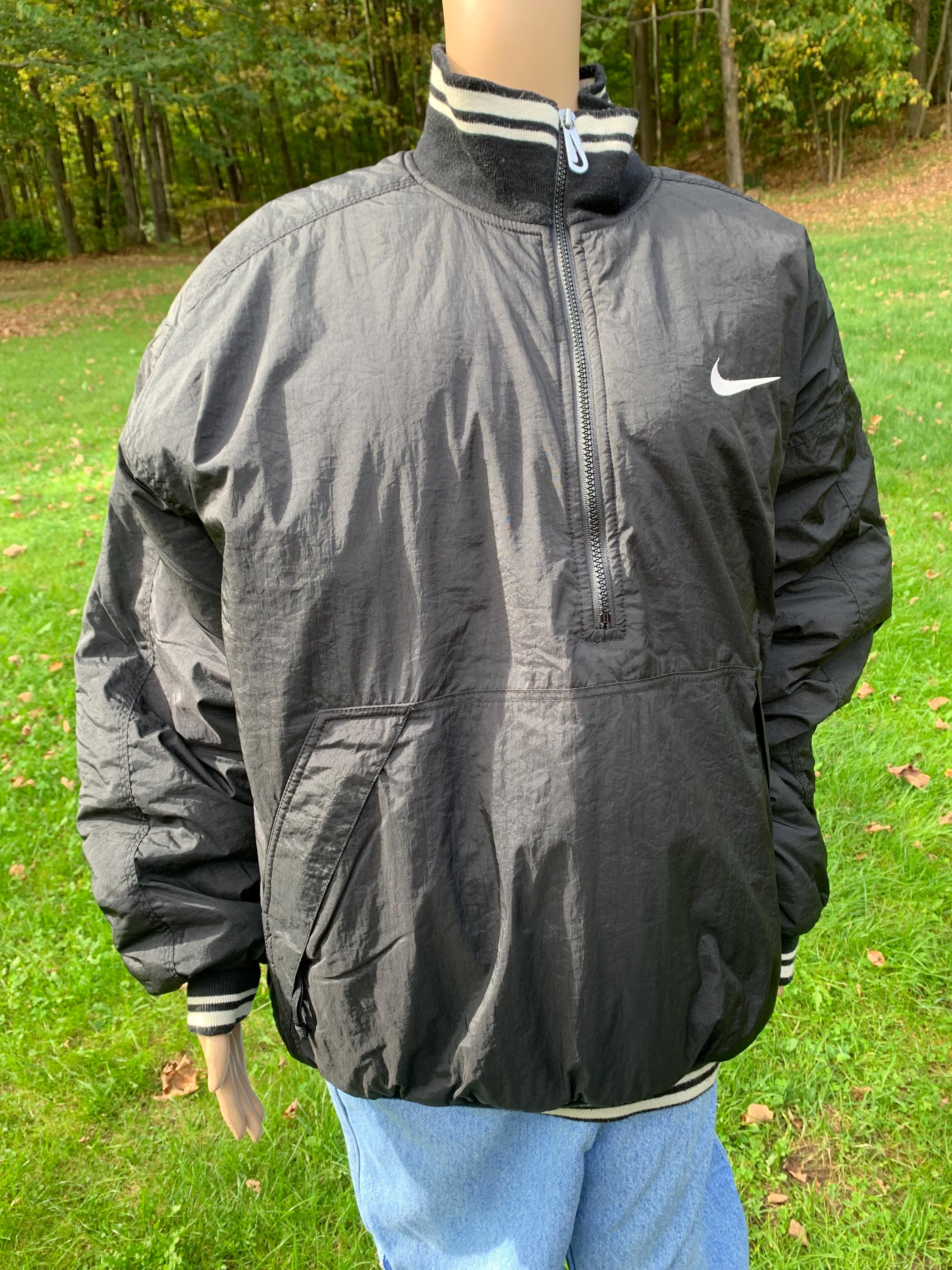 Vintage 1980s-1990s Nike Black and White Winter Pull Over Vintage 1980s-1990s Nike Black and White Winter Pull Over