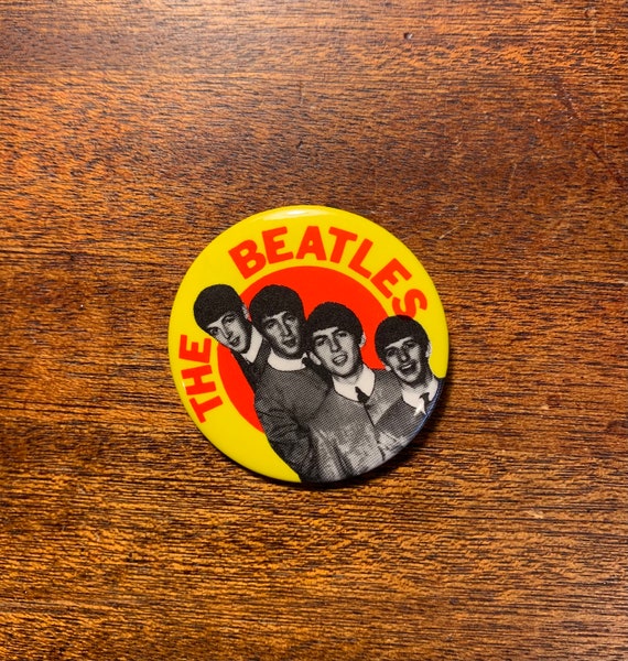 Vintage 1960s The Beatles Yellow and Red Pinback … - image 4