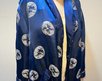 Vintage 1940-1950-talens blå och vit sidenfodrad kimono med rökjacka