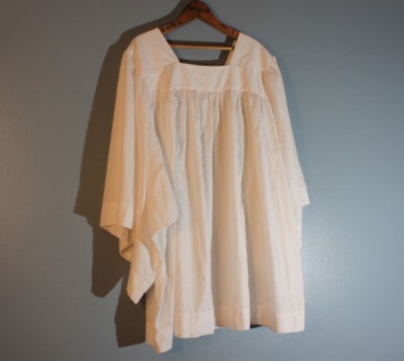Vintage 1920's-1930's Handmade Over-Sized White Li