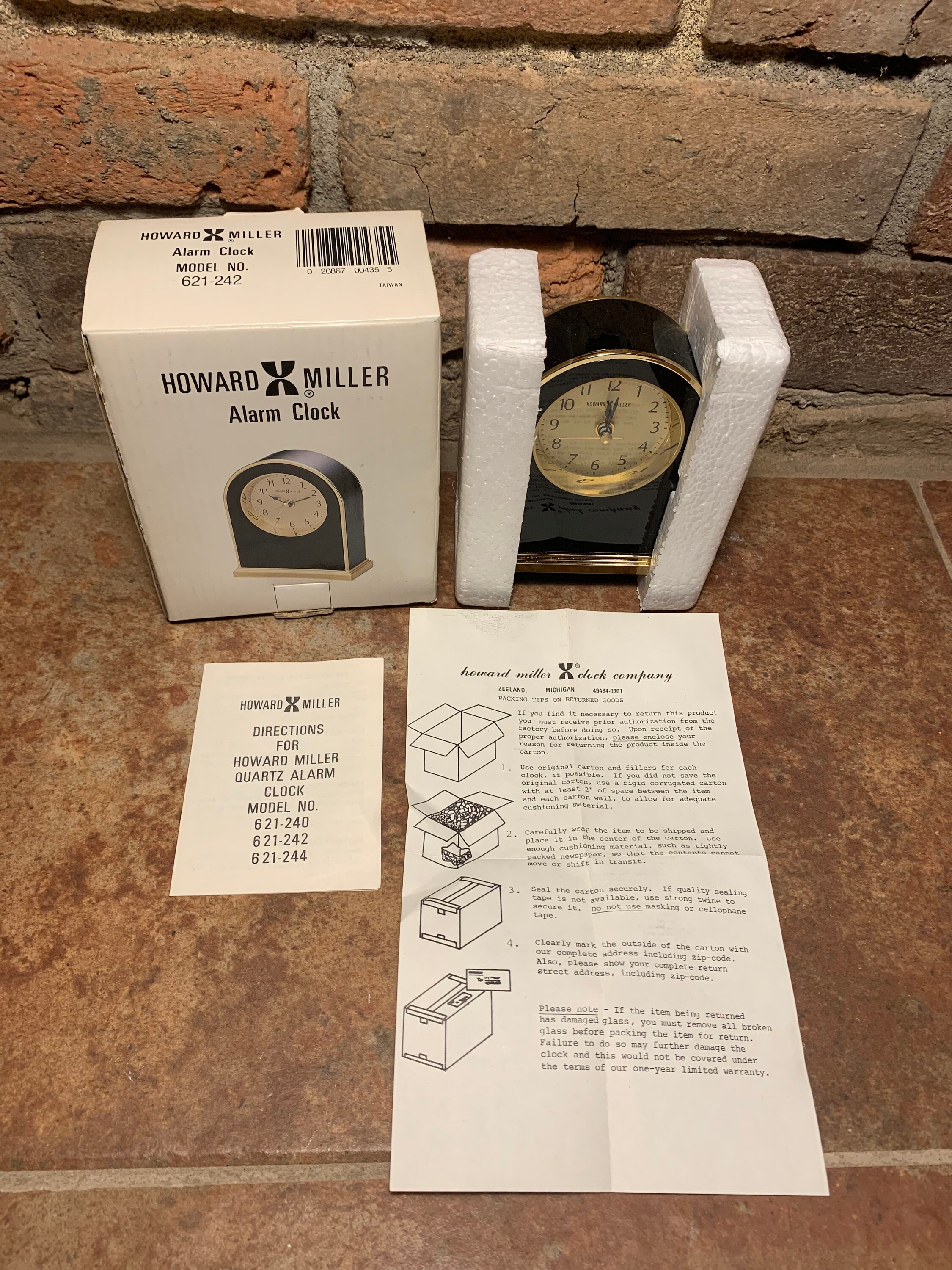 Vintage 1980s Howard Miller Black and Gold Analog Alarm Clock Etsy