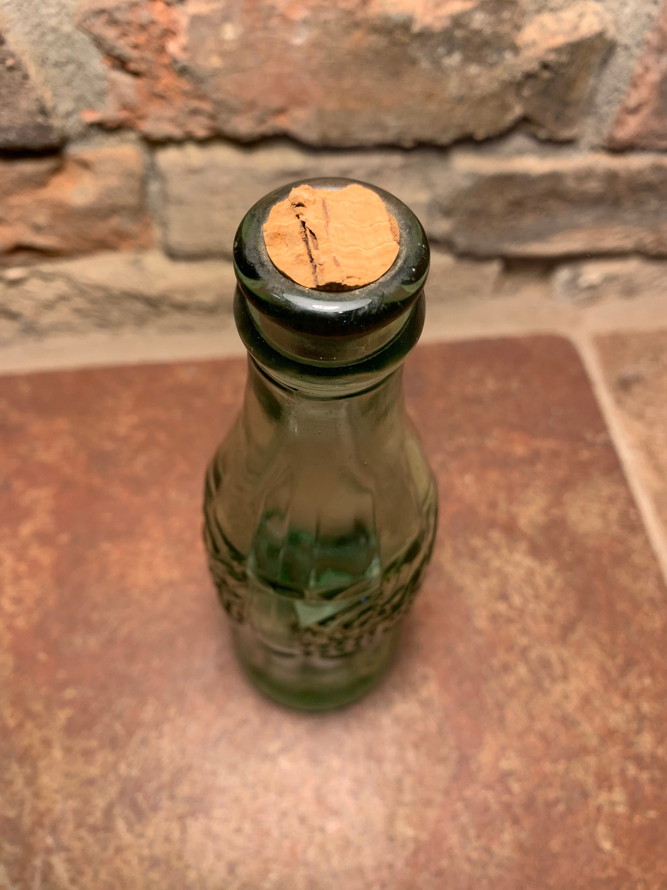 Vintage 1947 Coca-cola Collectible Hobbleskirt 6 Oz. Green Vintage 1947 Coca-cola Collectible Hobbleskirt 6 Oz. Green