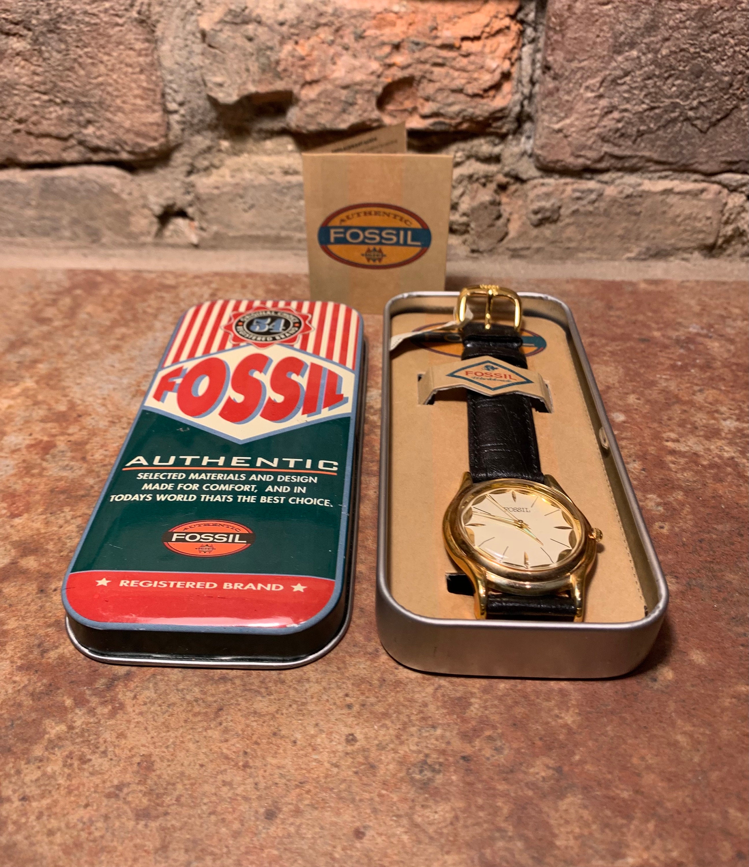 Vintage 1990s Analog Fossil White and 