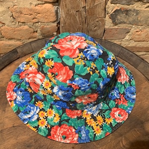 Vintage 1980s Reversible Floral and Black Distressed Bucket Hat