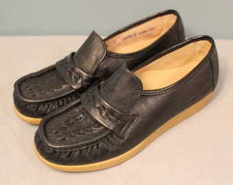 Vintage Step into the Comfort Zone Size 6 Black Slip On Shoes RN#3879-240823R1 Made in the USA