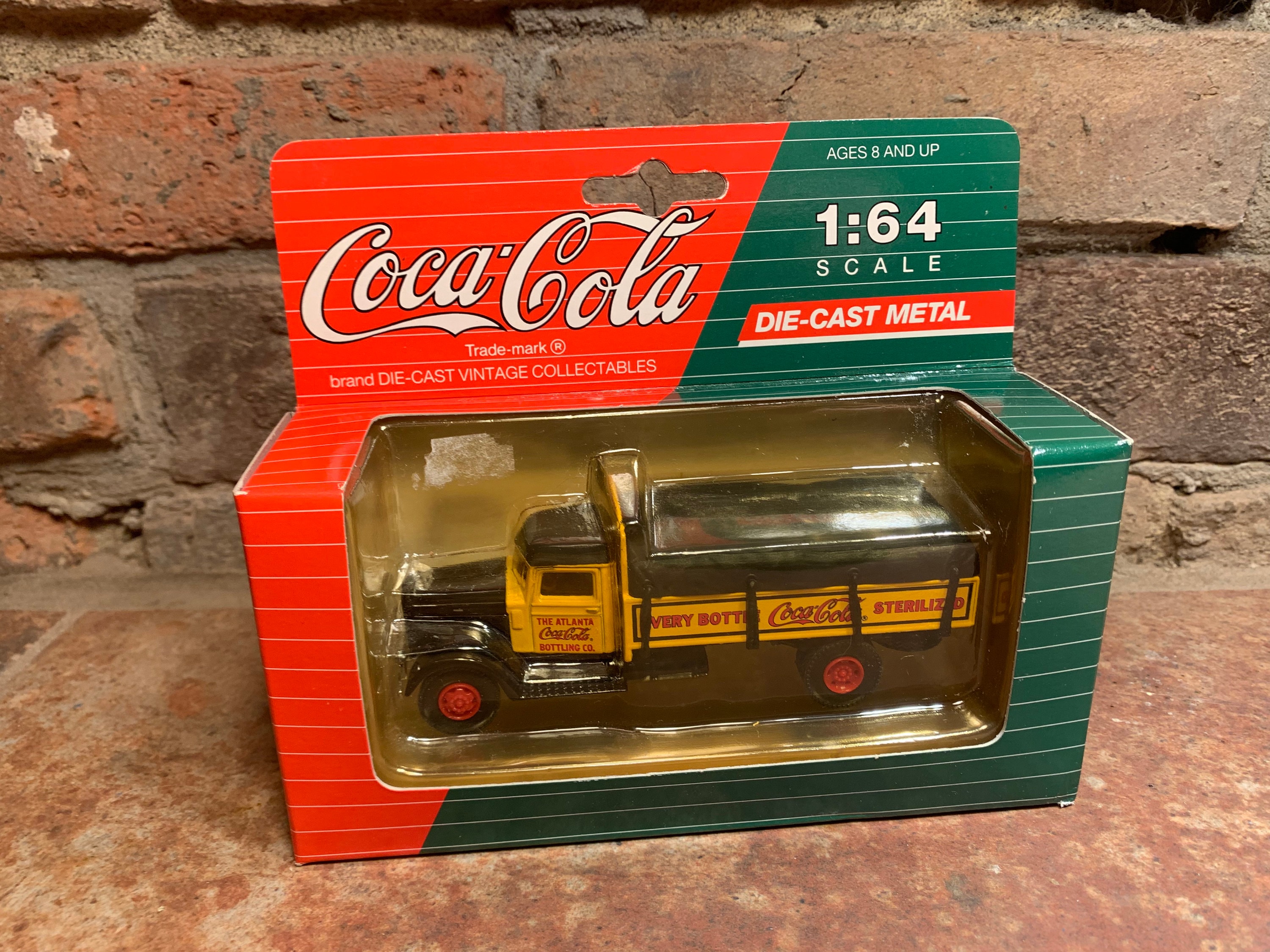 1993 Atlanta Coca-cola Bottling Co. Vintage Vehicles 1/64 Scale