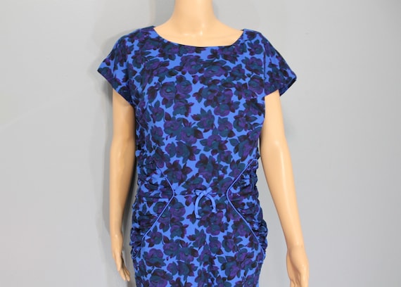 Vintage 1960s-1970s Blue Floral Short Sleeve Dress - image 10