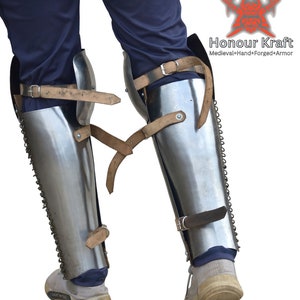 中世の鋼鉄の鎧 モンゴルの脚のグリーブ鎧 一対の脚の鋼鉄製の鎧 画像 5