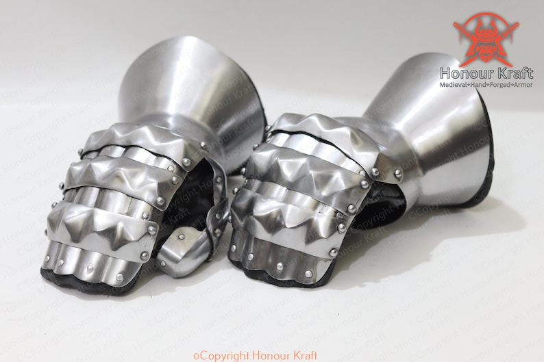 Gauntlet Armor Medieval Mitten Hourglass Katterpiller Mitten Gauntlets ...
