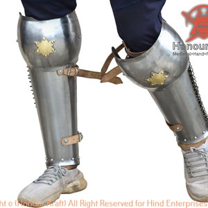 中世の鋼鉄の鎧 モンゴルの脚のグリーブ鎧 一対の脚の鋼鉄製の鎧 画像 2