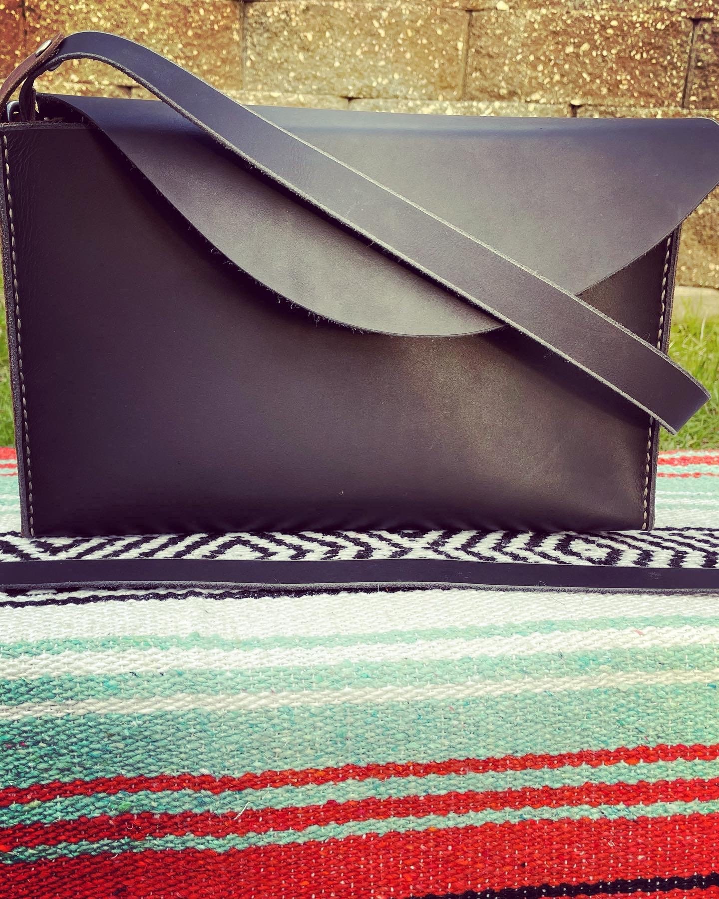 Große Sophia Schultertasche mit Klappenverschluss | Etsy