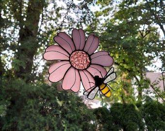 Flower with a Bumble Bee includes Suction Cup