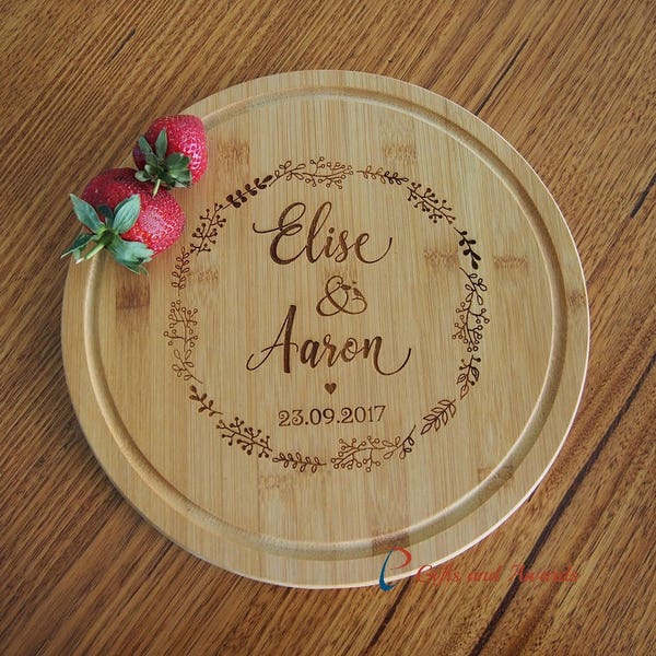 Personalised Engraved Bamboo Round Serving Board - Wedding gift / Anniversary Gift / Valentines Gift /Gift for the couple-circle leaf wreath