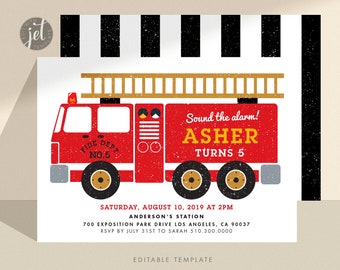 Puede incluir: Invitación a una fiesta de cumpleaños de un camión de bomberos rojo y negro con el texto "¡Suena la alarma! Asher cumple 5 años" y los detalles de la fiesta.
