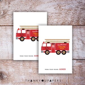 Cartão de agradecimento do caminhão de bombeiros, aniversário do caminhão de bombeiros, soar a festa do alarme, caminhão de bombeiros vermelho retrô vintage caminhão de bombeiros preto e branco ARQUIVO DIGITAL