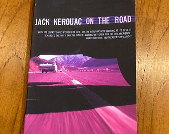 Jack Kerouac/On The Road/vintage c.1990's Penguin book/autores estadounidenses/Beat Generation/ficción clásica/novelas de contracultura/siglo XX