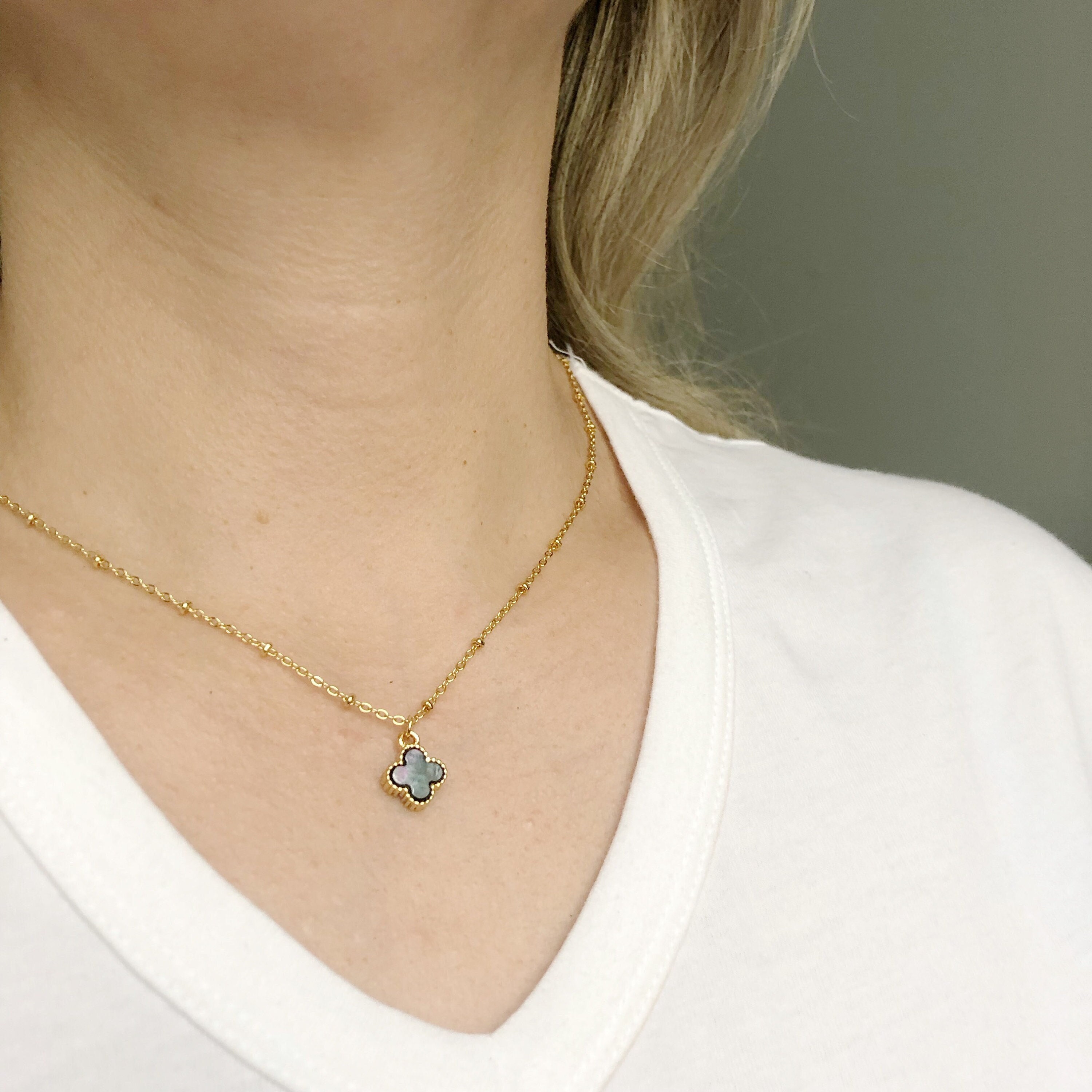 口コミ・レビュー評価が高いおすすめ人気商品の通販 Paper FILLED GOLD Clover Shell Pearl Clip, Chain Satellite アクセサリー
