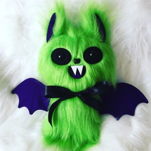 Green Alien Bat Plush Toy - Kawaii Plushie - Weird Stuffed Animals - OOAK Horror Toys - Alien Doll - Alien Plush - Area 51