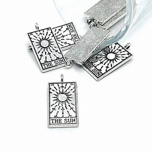 1, 4, 20 oder 50 BULK Silber Tarot Sonnen Karten Charms, Tarot Charm, Wicca, Mystic, 15 x 28 mm | Versand sofort aus den USA | AS1689
