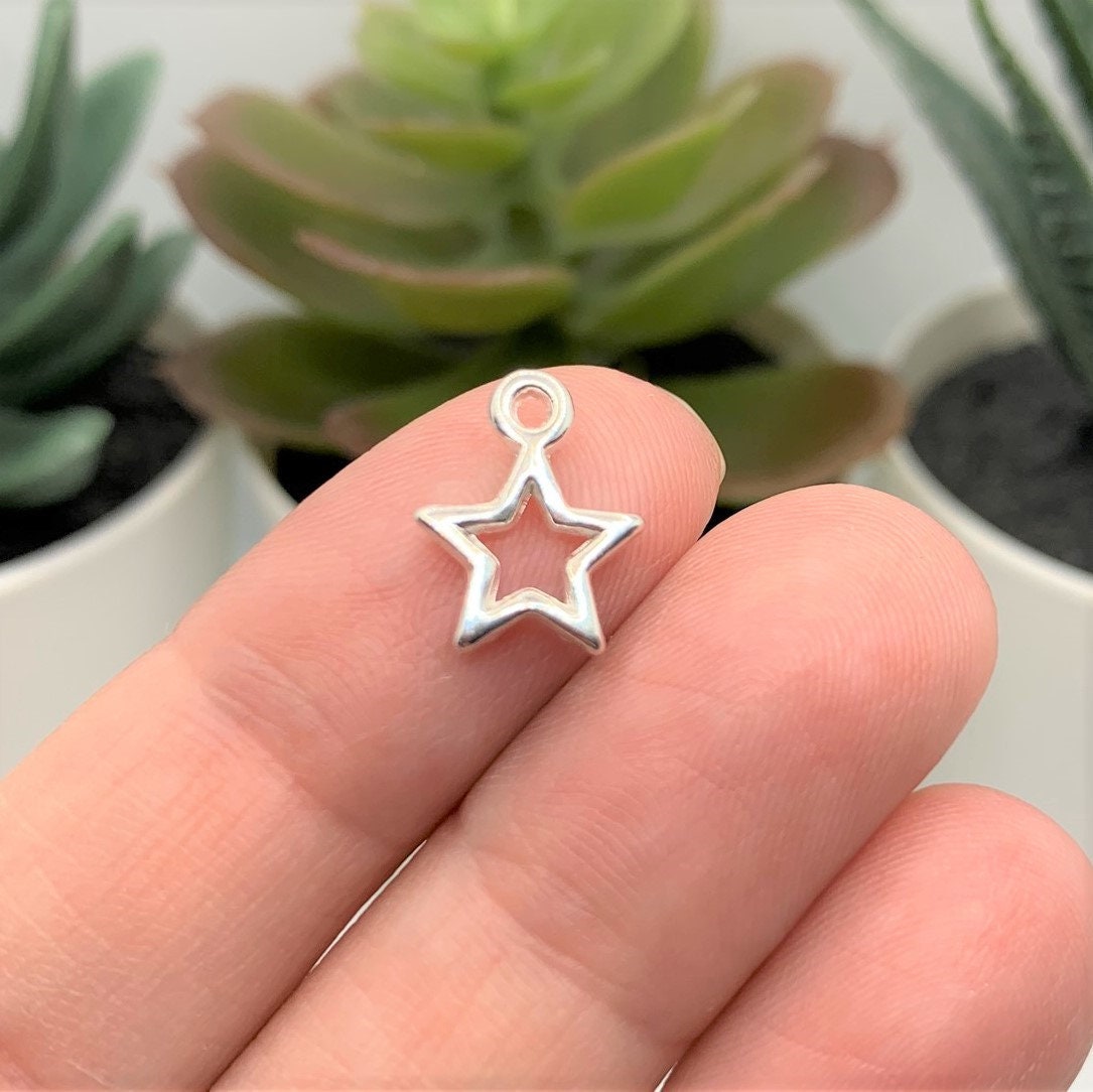 SUNNYCLUE 1 Box 200Pcs Silver Stars Charms Mini Star Charms Alloy Tiny  Celestial Christmas Small 5 Point Star Charm Bulk for Jewelry Making Charms