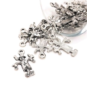 4, 20 or 50 BULK Silver Scarecrow Charms, Wizard of Oz, Fall Halloween Charm | Ships Immediately from USA | AS172