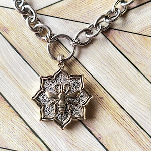 Floral Bee Pendant Necklace: Mixed Metal Vintage Style Kindness Gift