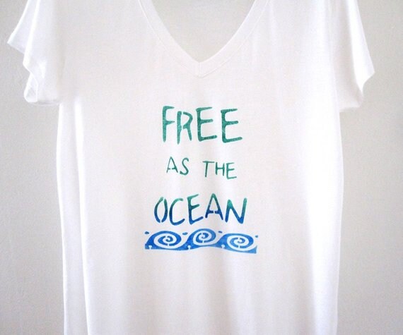 v neck graphic tees