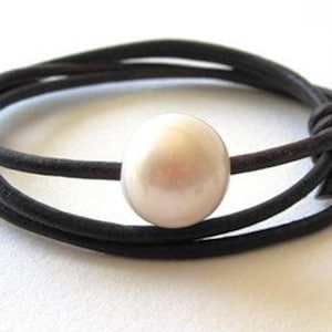 Leather Pearl Boho Bracelet, Beachy Bracelets, Surfer Bracelet, Leather Wrap Bracelet,Ocean Jewelry, Layering Bracelets Leather,Hippie Chic