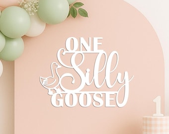 Decoración para el primer cumpleaños de One Silly Goose, tema de fiesta de Silly Goose, letrero de cumpleaños de Gingham Goose, fiesta de primer cumpleaños de niño o niña