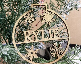 Snowflake Ornament with Name, Place Setting Name Tag, Snowflake Gift Tags, Snowflake Name Ornament, Custom Name Christmas Ornament