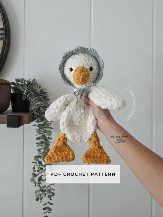 Goose Lovey Crochet Pattern | Amigurumi Goose | PDF Instant Download