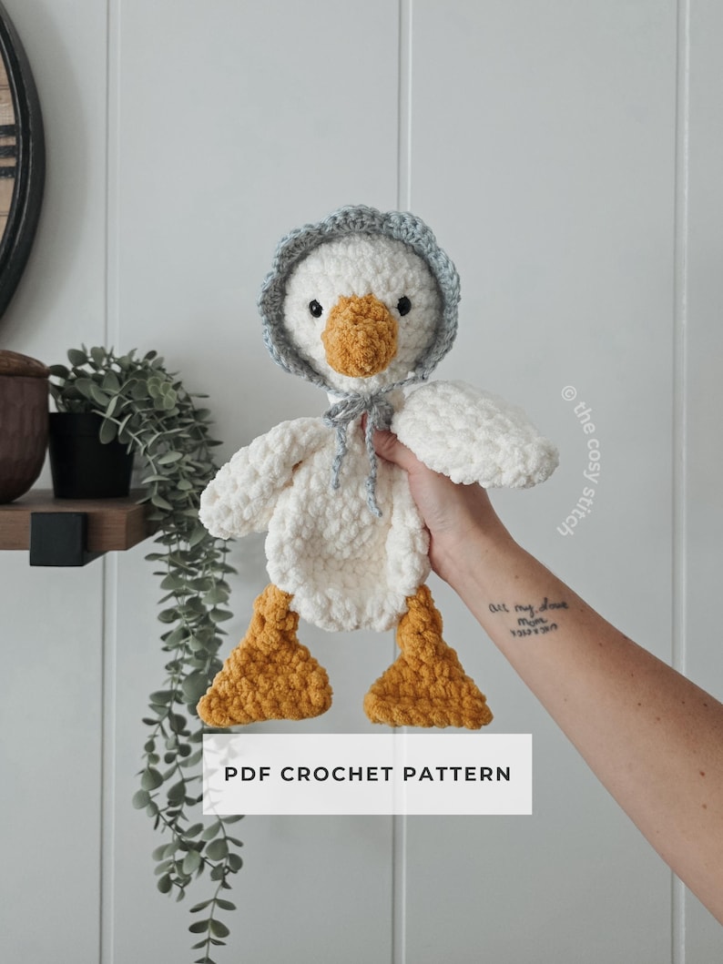 Goose Lovey Crochet Pattern | Amigurumi Goose | PDF Instant Download image 1