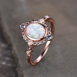 Rose Gold Opal Ring, weißer Opal Verlobungsring, Vintage Opal Ring, Blauer Topas Halo Ring, Oktober Geburtsstein, Versprechensring, Geschenk für sie