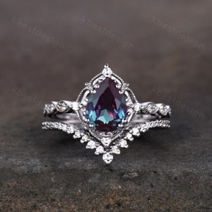 Ensemble de bagues de fiançailles en alexandrite vintage en argent en forme de poire, bague en alexandrite en forme de poire, ensemble de bagues empilables en moissanite art déco, ensemble de bagues de promesse de mariée uniques
