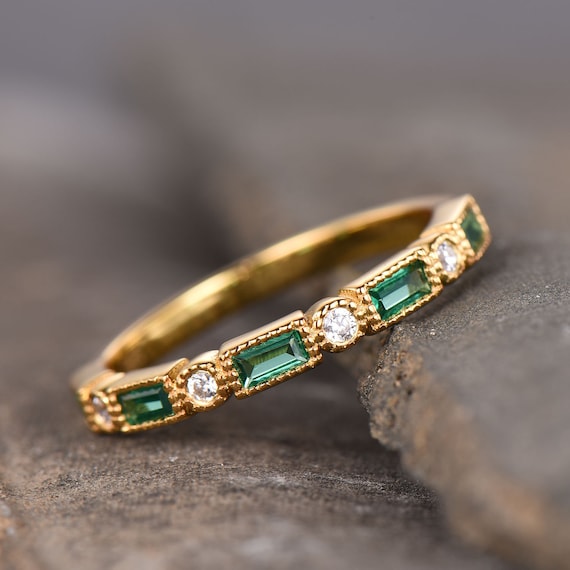 Emerald anniversary band sale