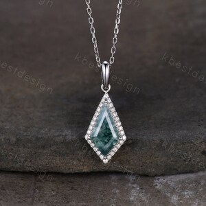 Unique green moss agate necklace solid gold silver vintage kite cut customized pendant necklace for women gemstone bridal anniversary gift