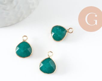 Natural turquoise blue jade teardrop pendant in gold-plated brass, 18mm, x1 (G0422)