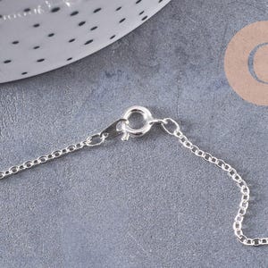 Collier Chaine complète avec fermoir laiton argenté forçat 2mm-40cm, x1 (G0574)