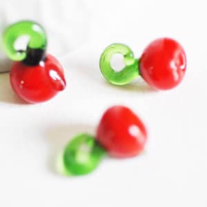Red Fruit Apple Pendant Czech Glass 25mm, x5 (G1986)