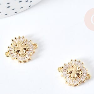 Colgante con conector en forma de cruz de latón bañado en oro de 18 quilates y cristal de circonita blanca de 18,5 mm (x1) (G8577)