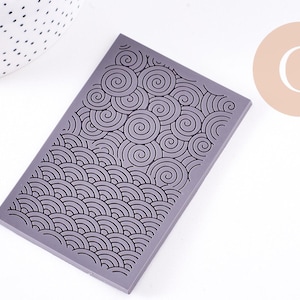 Tapete de textura para arcilla polimérica, espirales y ondas, 65 x 100 mm, x1 (G10676)