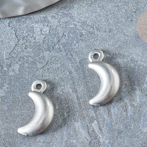 Silver-plated steel moon pendant 16mm, silver-plated stainless steel charm, nickel-free pendant, jewelry creation, x 5 G7508