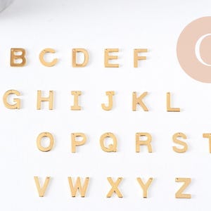 Pendentif lettre initiale alphabet acier inoxydable doré 10mm, x1 (G3071)