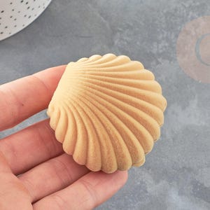 Ecrin bijou coquillage Velours jaune moutarde 3.5x3.8cm, x1 (G5097)