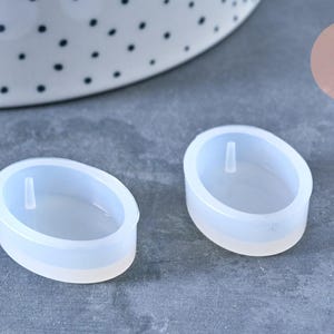 Oval silicone mold for pendants, 28mm, silicone mold for making jewelry with resin inclusions, x1 G6948