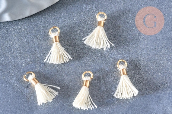 Pompon blanc écru polyestère support doré, pompon boucles,fabrication bijoux bohème,10-16mm, x5 (G4546)