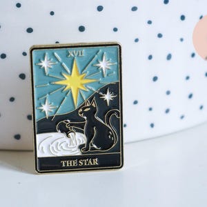 Broche pins carte tarot L'étoile mystique émail noir doré émail 30.5mm,broche dorée,décoration veste, x1 G6715